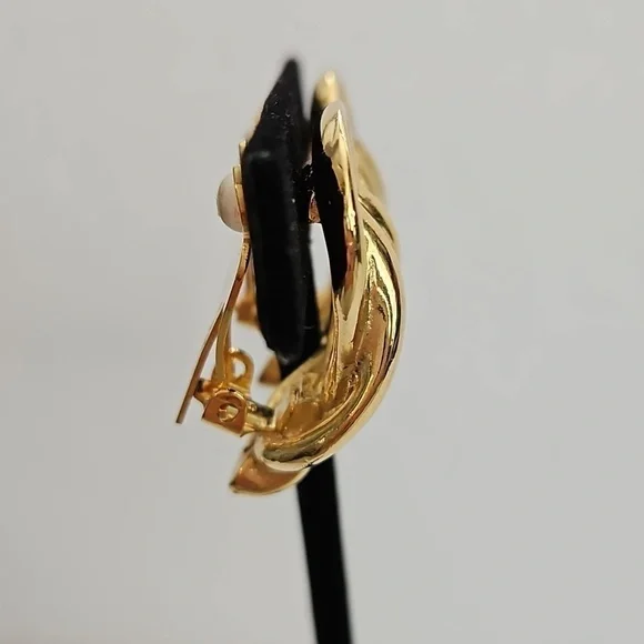 PAOLO GUCCI Gold Tone Twisted Clip-on Earrings - Picture 4 of 5